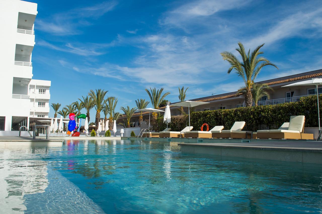 Bq Sarah -Adults Only Hotel กันปิกาฟอร์ต ภายนอก รูปภาพ